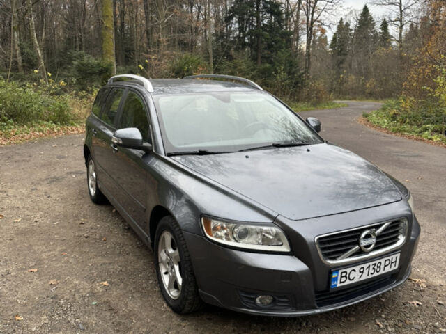 Сірий Вольво V50, об'ємом двигуна 1.6 л та пробігом 316 тис. км за 6900 $, фото 1 на Automoto.ua