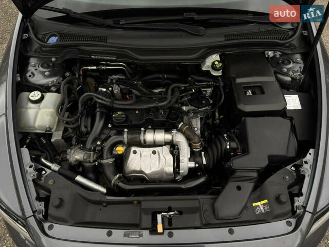 Серый Вольво В50, объемом двигателя 1.6 л и пробегом 240 тыс. км за 7999 $, фото 90 на Automoto.ua