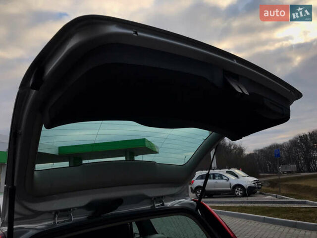 Серый Вольво В50, объемом двигателя 1.6 л и пробегом 160 тыс. км за 8799 $, фото 133 на Automoto.ua