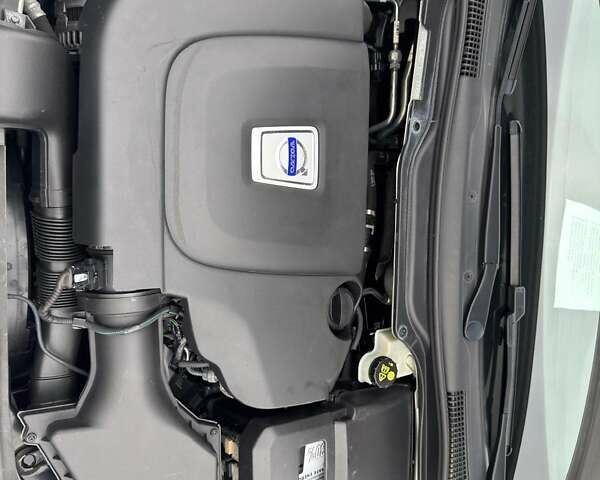 Серый Вольво В50, объемом двигателя 2 л и пробегом 258 тыс. км за 10200 $, фото 48 на Automoto.ua