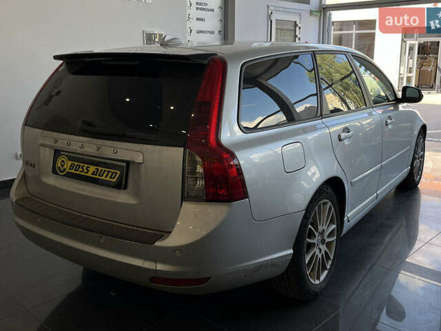Серый Вольво В50, объемом двигателя 1.56 л и пробегом 340 тыс. км за 7600 $, фото 6 на Automoto.ua