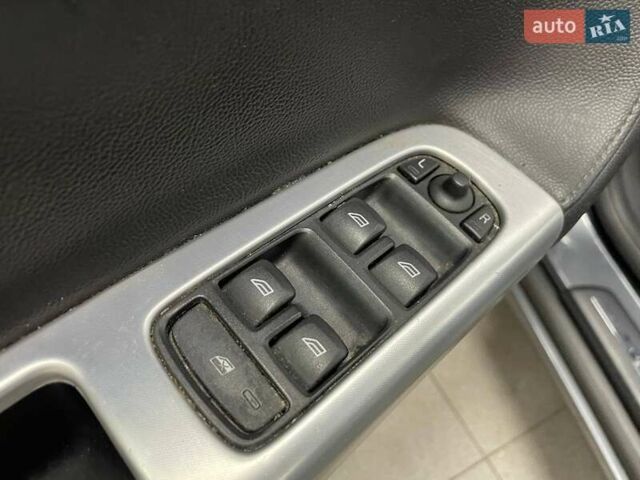 Серый Вольво В50, объемом двигателя 1.56 л и пробегом 227 тыс. км за 6690 $, фото 15 на Automoto.ua