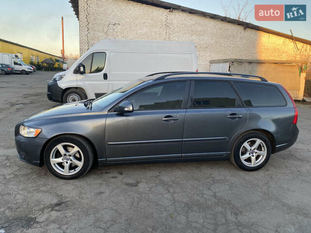 Серый Вольво В50, объемом двигателя 1.6 л и пробегом 234 тыс. км за 7400 $, фото 9 на Automoto.ua