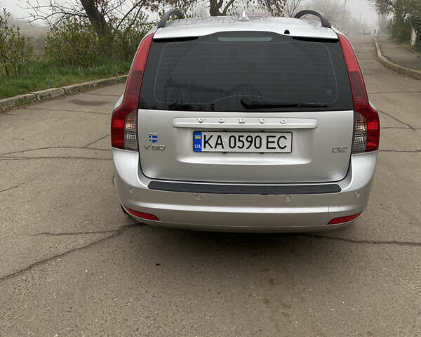 Серый Вольво В50, объемом двигателя 1.56 л и пробегом 220 тыс. км за 6800 $, фото 13 на Automoto.ua