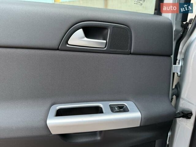 Серый Вольво В50, объемом двигателя 1.6 л и пробегом 229 тыс. км за 7950 $, фото 100 на Automoto.ua