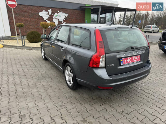 Сірий Вольво V50, об'ємом двигуна 1.6 л та пробігом 200 тис. км за 9300 $, фото 6 на Automoto.ua