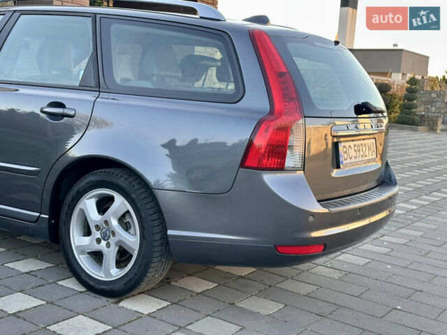 Серый Вольво В50, объемом двигателя 1.6 л и пробегом 215 тыс. км за 7499 $, фото 90 на Automoto.ua