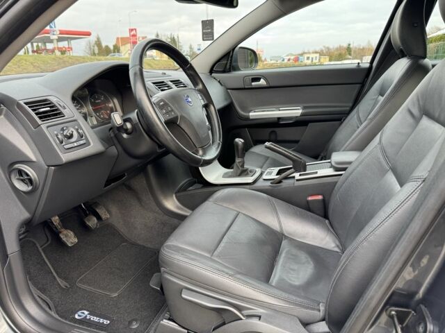 Сірий Вольво V50, об'ємом двигуна 1.6 л та пробігом 218 тис. км за 8799 $, фото 7 на Automoto.ua