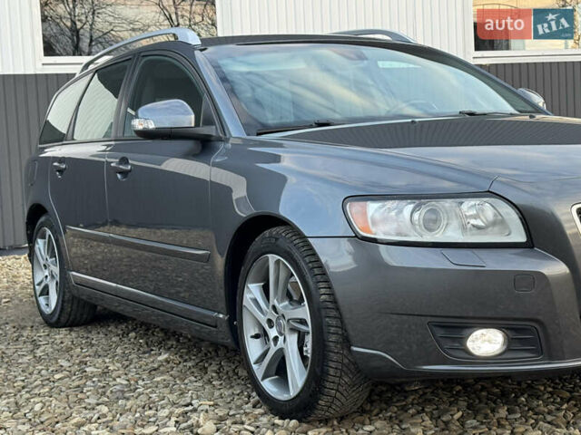 Серый Вольво В50, объемом двигателя 1.6 л и пробегом 228 тыс. км за 8950 $, фото 13 на Automoto.ua