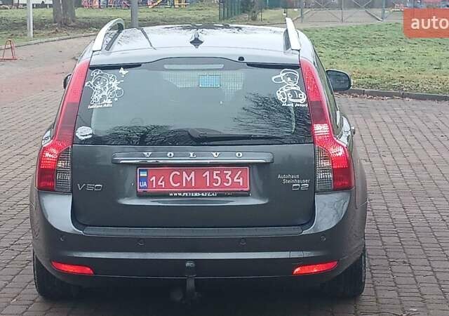 Сірий Вольво V50, об'ємом двигуна 0 л та пробігом 225 тис. км за 8750 $, фото 72 на Automoto.ua