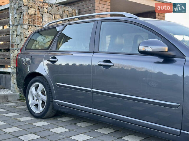 Серый Вольво В50, объемом двигателя 1.6 л и пробегом 215 тыс. км за 7499 $, фото 74 на Automoto.ua