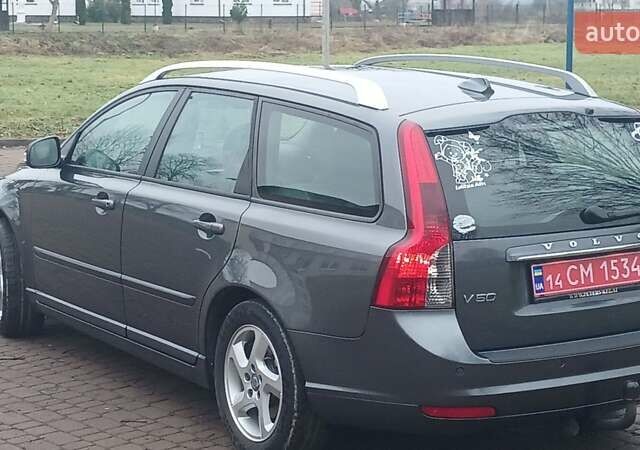 Сірий Вольво V50, об'ємом двигуна 0 л та пробігом 225 тис. км за 8750 $, фото 29 на Automoto.ua