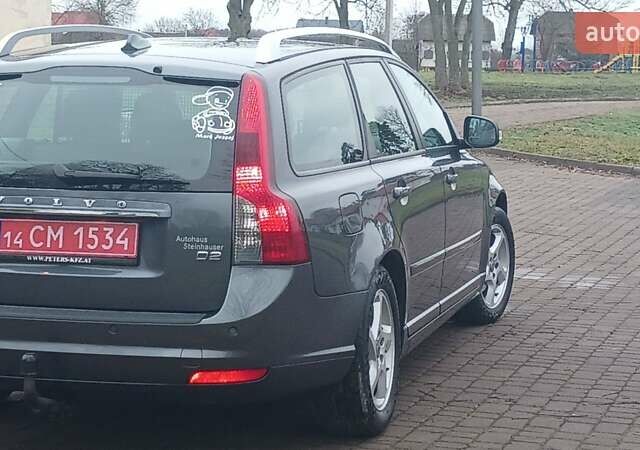 Сірий Вольво V50, об'ємом двигуна 0 л та пробігом 225 тис. км за 8750 $, фото 96 на Automoto.ua