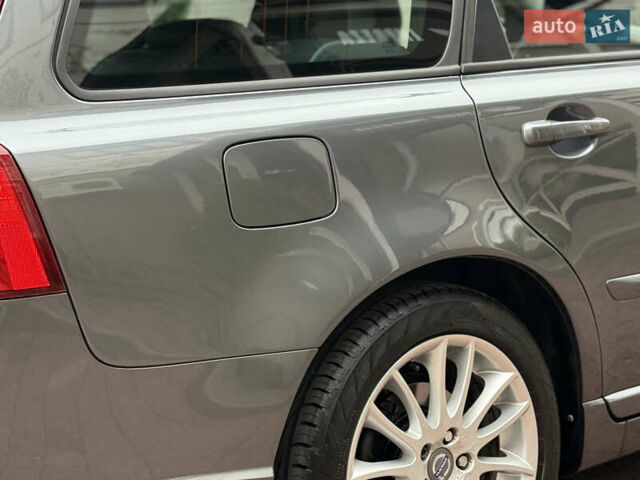 Сірий Вольво V50, об'ємом двигуна 1.6 л та пробігом 207 тис. км за 8500 $, фото 28 на Automoto.ua