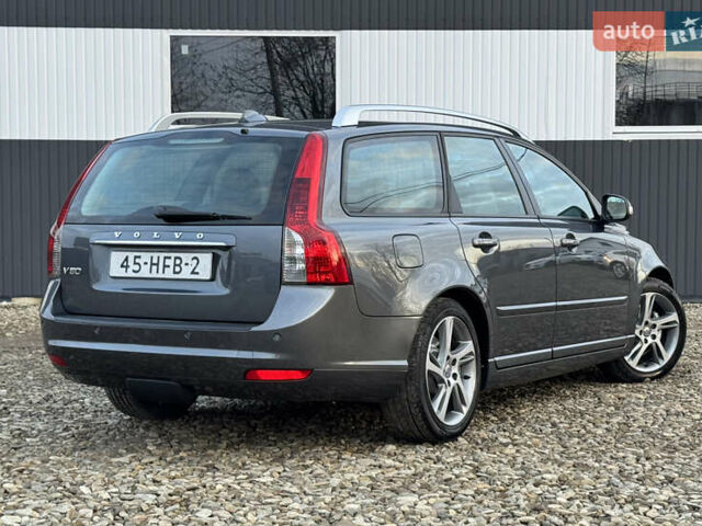 Серый Вольво В50, объемом двигателя 1.6 л и пробегом 228 тыс. км за 8950 $, фото 14 на Automoto.ua