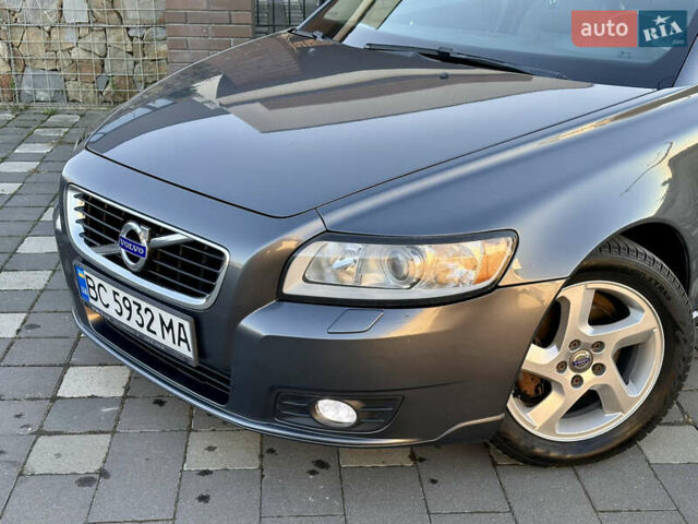 Серый Вольво В50, объемом двигателя 1.6 л и пробегом 215 тыс. км за 7499 $, фото 53 на Automoto.ua