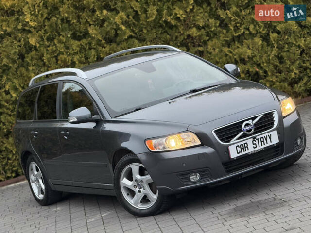 Серый Вольво В50, объемом двигателя 1.6 л и пробегом 222 тыс. км за 8500 $, фото 9 на Automoto.ua