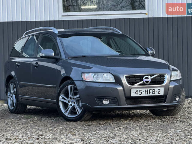 Серый Вольво В50, объемом двигателя 1.6 л и пробегом 228 тыс. км за 8950 $, фото 26 на Automoto.ua