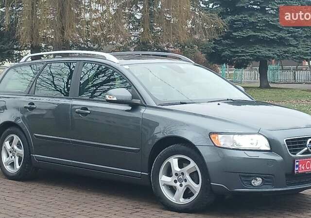 Сірий Вольво V50, об'ємом двигуна 0 л та пробігом 225 тис. км за 8750 $, фото 60 на Automoto.ua