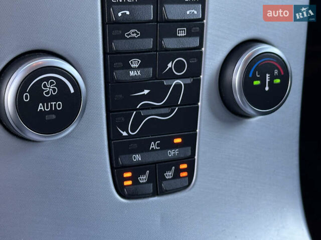 Серый Вольво В50, объемом двигателя 1.6 л и пробегом 215 тыс. км за 7499 $, фото 126 на Automoto.ua