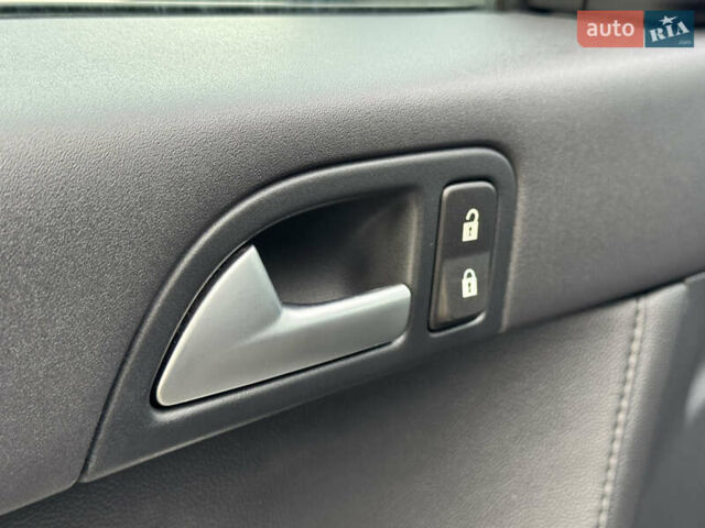 Сірий Вольво V50, об'ємом двигуна 1.6 л та пробігом 218 тис. км за 8899 $, фото 41 на Automoto.ua