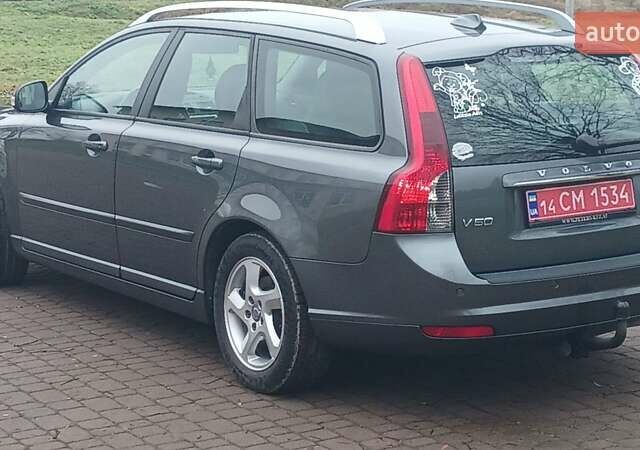 Сірий Вольво V50, об'ємом двигуна 0 л та пробігом 225 тис. км за 8750 $, фото 85 на Automoto.ua