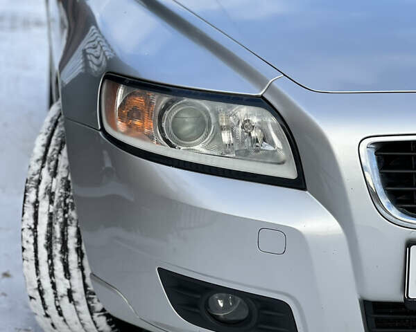 Сірий Вольво V50, об'ємом двигуна 1.6 л та пробігом 240 тис. км за 8000 $, фото 20 на Automoto.ua