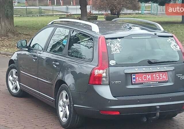 Сірий Вольво V50, об'ємом двигуна 0 л та пробігом 225 тис. км за 8750 $, фото 18 на Automoto.ua