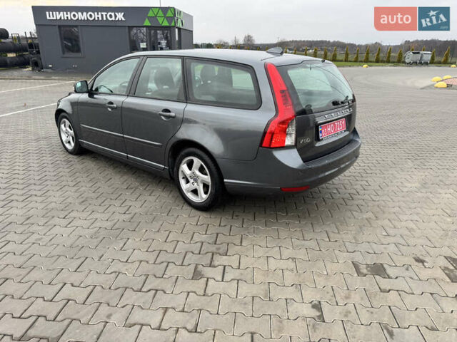 Сірий Вольво V50, об'ємом двигуна 1.6 л та пробігом 200 тис. км за 9300 $, фото 4 на Automoto.ua