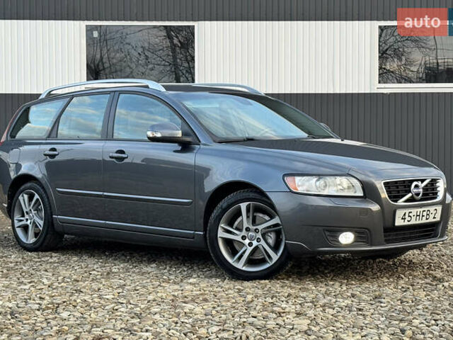 Серый Вольво В50, объемом двигателя 1.6 л и пробегом 228 тыс. км за 8950 $, фото 8 на Automoto.ua