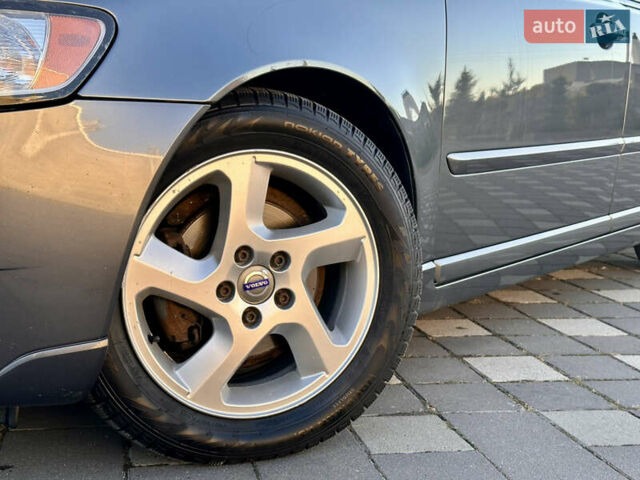 Серый Вольво В50, объемом двигателя 1.6 л и пробегом 215 тыс. км за 7499 $, фото 41 на Automoto.ua