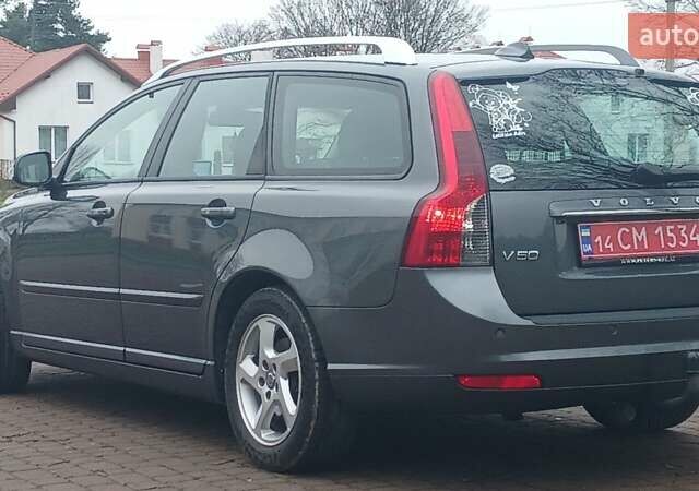 Сірий Вольво V50, об'ємом двигуна 0 л та пробігом 225 тис. км за 8750 $, фото 83 на Automoto.ua