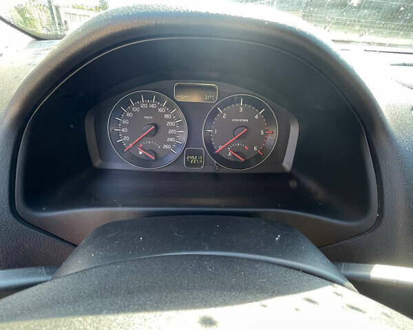 Серый Вольво В50, объемом двигателя 1.6 л и пробегом 245 тыс. км за 8500 $, фото 9 на Automoto.ua