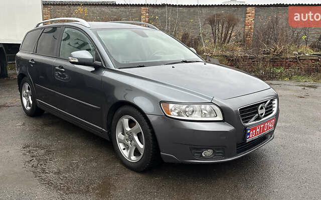 Серый Вольво В50, объемом двигателя 1.6 л и пробегом 219 тыс. км за 9700 $, фото 14 на Automoto.ua