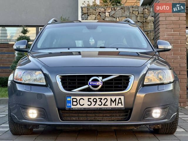 Серый Вольво В50, объемом двигателя 1.6 л и пробегом 215 тыс. км за 7499 $, фото 5 на Automoto.ua