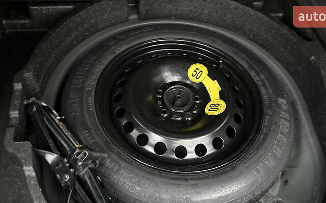 Серый Вольво В50, объемом двигателя 1.6 л и пробегом 219 тыс. км за 9700 $, фото 20 на Automoto.ua