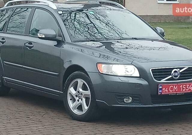 Сірий Вольво V50, об'ємом двигуна 0 л та пробігом 225 тис. км за 8750 $, фото 5 на Automoto.ua
