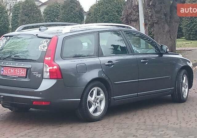 Сірий Вольво V50, об'ємом двигуна 0 л та пробігом 225 тис. км за 8750 $, фото 16 на Automoto.ua