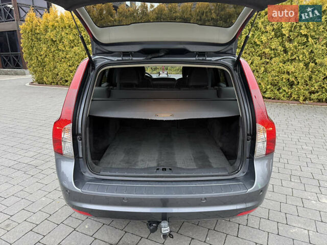 Серый Вольво В50, объемом двигателя 1.6 л и пробегом 222 тыс. км за 8500 $, фото 34 на Automoto.ua