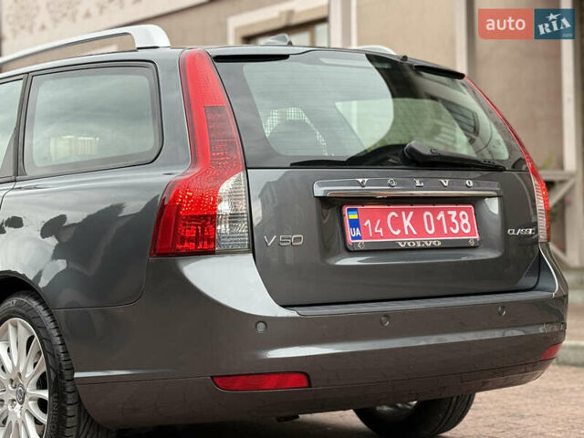 Сірий Вольво V50, об'ємом двигуна 1.6 л та пробігом 207 тис. км за 8500 $, фото 33 на Automoto.ua
