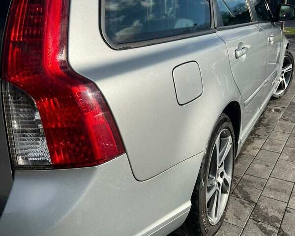 Серый Вольво В50, объемом двигателя 1.6 л и пробегом 245 тыс. км за 8850 $, фото 9 на Automoto.ua