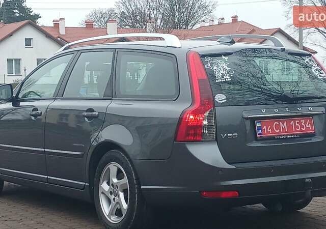 Сірий Вольво V50, об'ємом двигуна 0 л та пробігом 225 тис. км за 8750 $, фото 73 на Automoto.ua