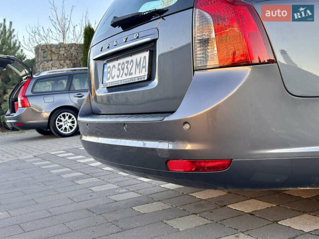 Серый Вольво В50, объемом двигателя 1.6 л и пробегом 215 тыс. км за 7499 $, фото 89 на Automoto.ua