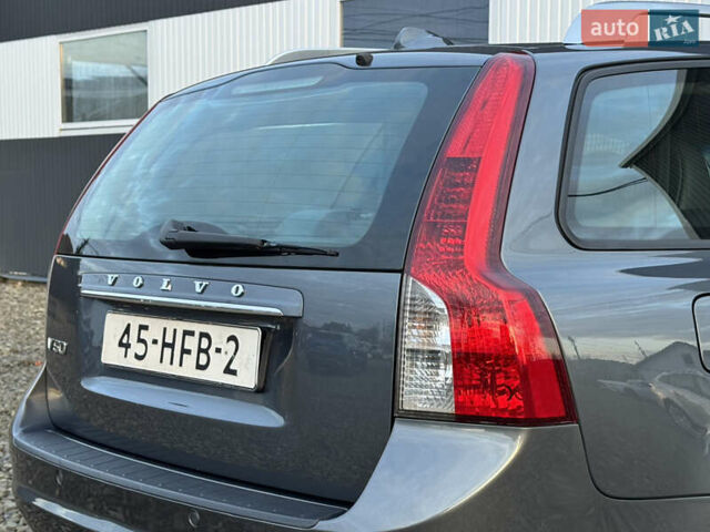 Серый Вольво В50, объемом двигателя 1.6 л и пробегом 228 тыс. км за 8950 $, фото 24 на Automoto.ua