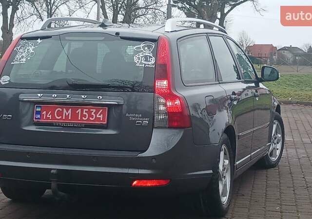 Сірий Вольво V50, об'ємом двигуна 0 л та пробігом 225 тис. км за 8750 $, фото 31 на Automoto.ua