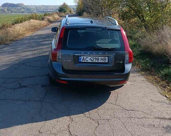 Серый Вольво В50, объемом двигателя 1.56 л и пробегом 350 тыс. км за 7200 $, фото 10 на Automoto.ua