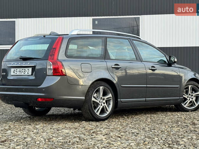 Серый Вольво В50, объемом двигателя 1.6 л и пробегом 228 тыс. км за 8950 $, фото 16 на Automoto.ua