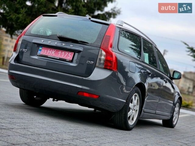 Серый Вольво В50, объемом двигателя 1.6 л и пробегом 200 тыс. км за 7900 $, фото 20 на Automoto.ua