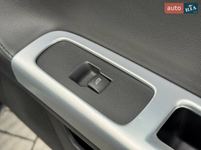 Сірий Вольво V50, об'ємом двигуна 1.6 л та пробігом 218 тис. км за 8899 $, фото 89 на Automoto.ua