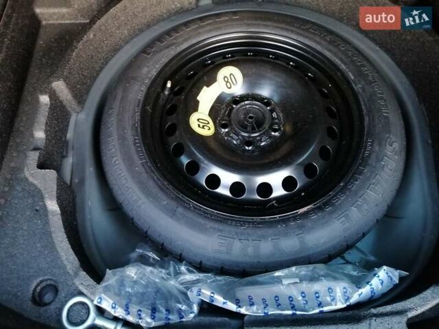 Сірий Вольво V50, об'ємом двигуна 1.6 л та пробігом 197 тис. км за 8499 $, фото 38 на Automoto.ua